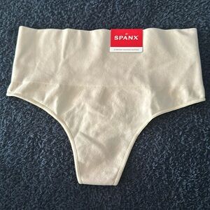Spanx Everyday Shaping panties